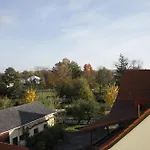 Hotel Eichschmid / Roell'n Biergarten 3*