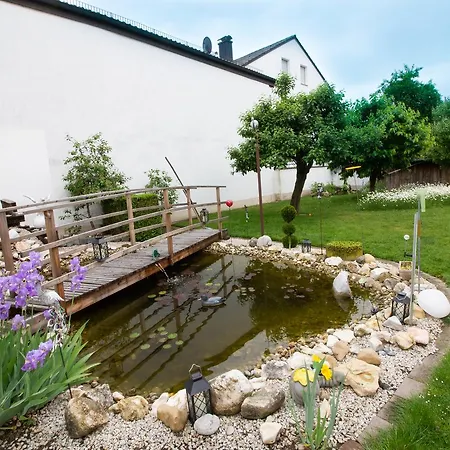 Hotel Eichschmid / Roell'n Biergarten