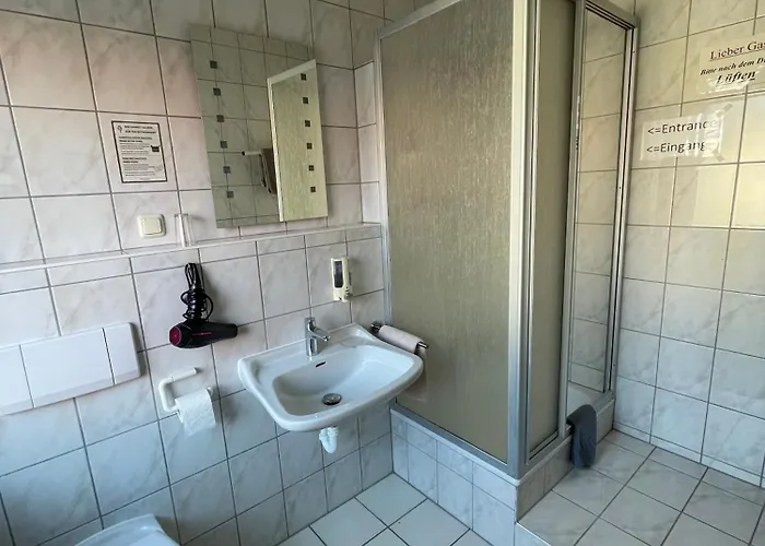 Hotel Eichschmid / Roell'n Biergarten 3*